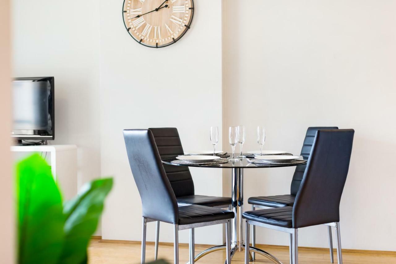 1 Bdrm Surry Hills - Super Location -1012 Elz Apartment *
