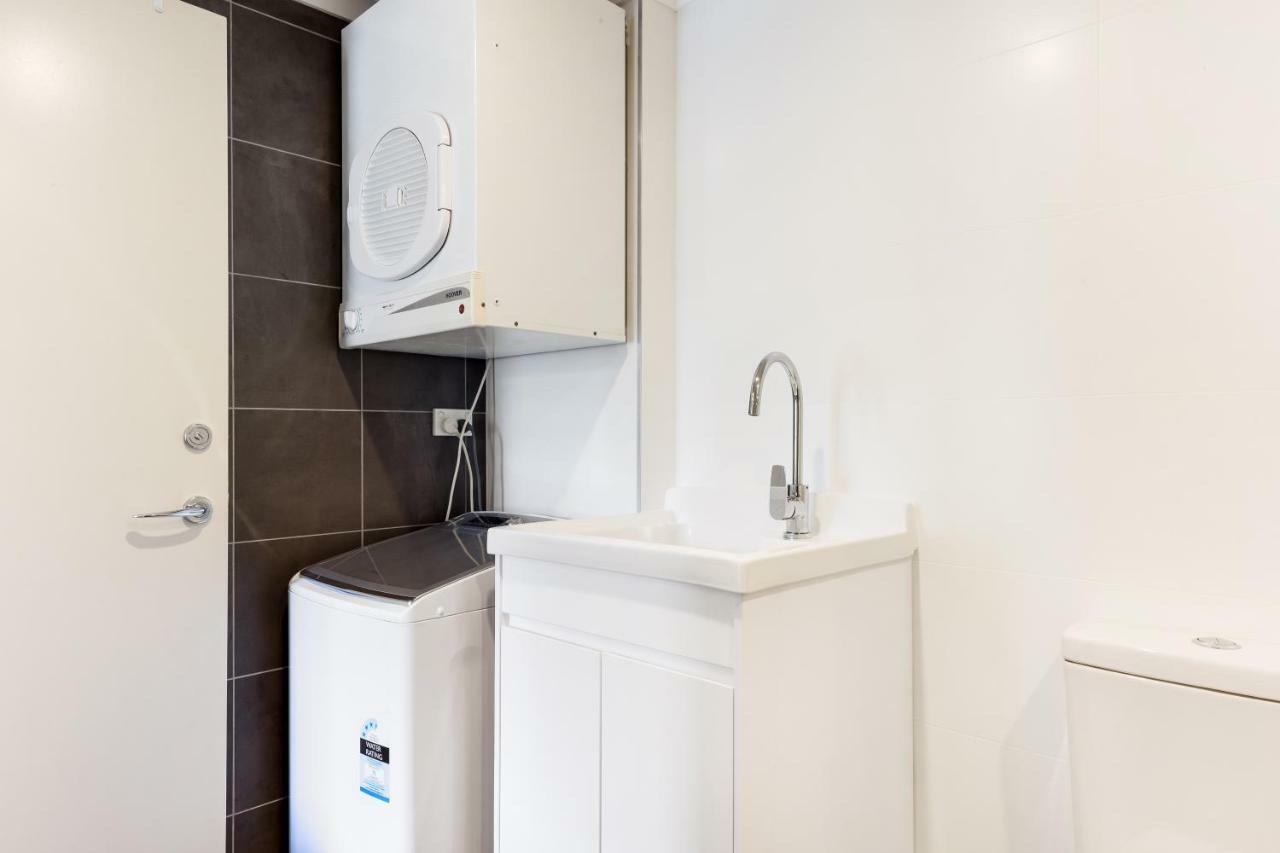 1 Bdrm Surry Hills - Super Location -1012 Elz Sydney