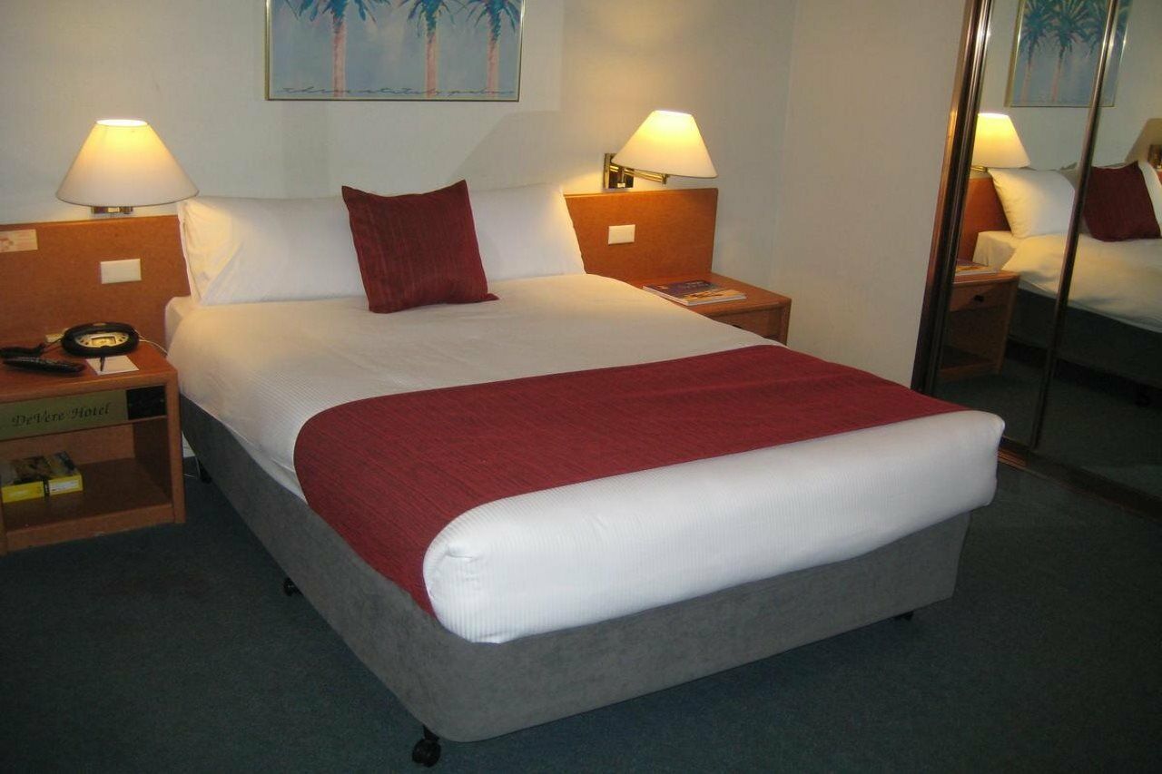 Devere Hotel 3*