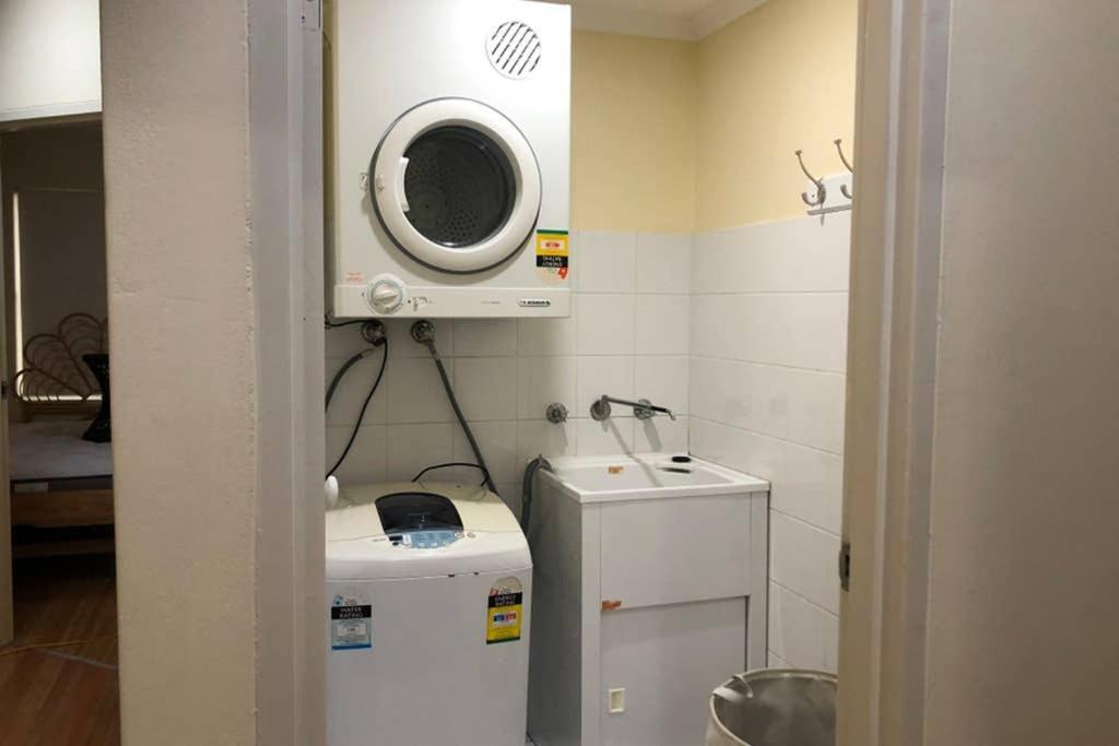 Escape To Strathfield For 8 Guests *