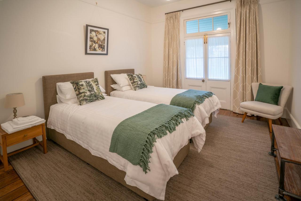 Country house Middle Head Officers Quarters *