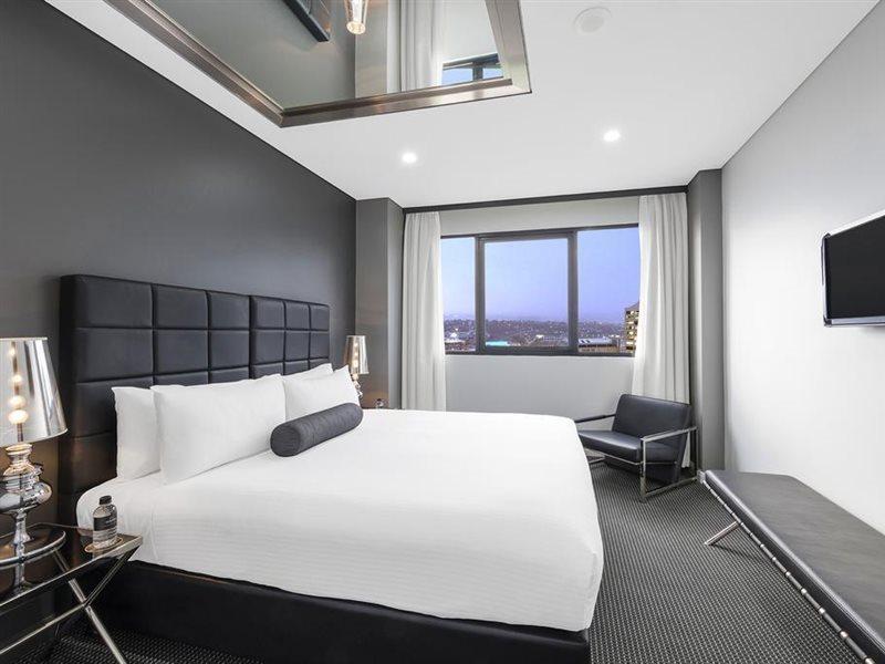 Hotel Meriton Kent Street,