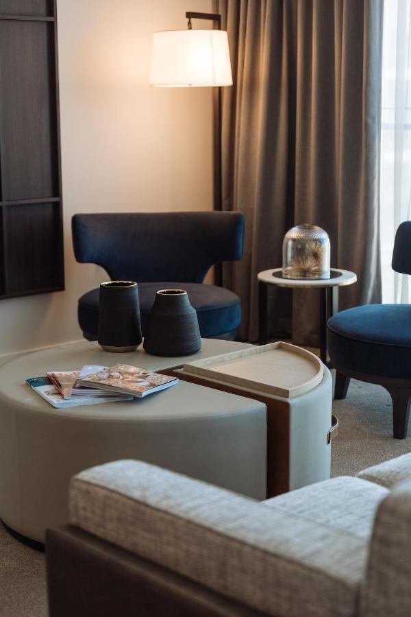 Hotel One Global Square