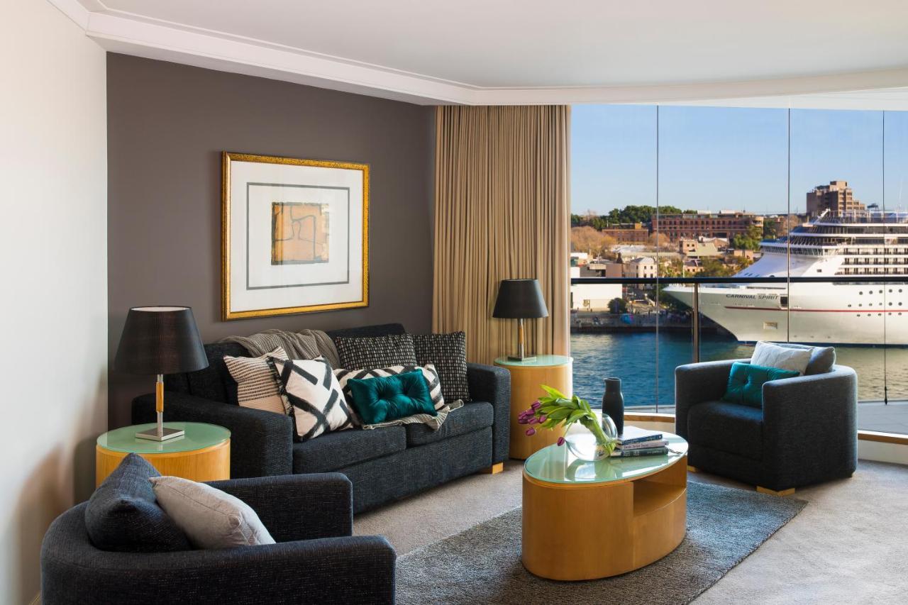 Pullman Quay Grand Harbour Hotel