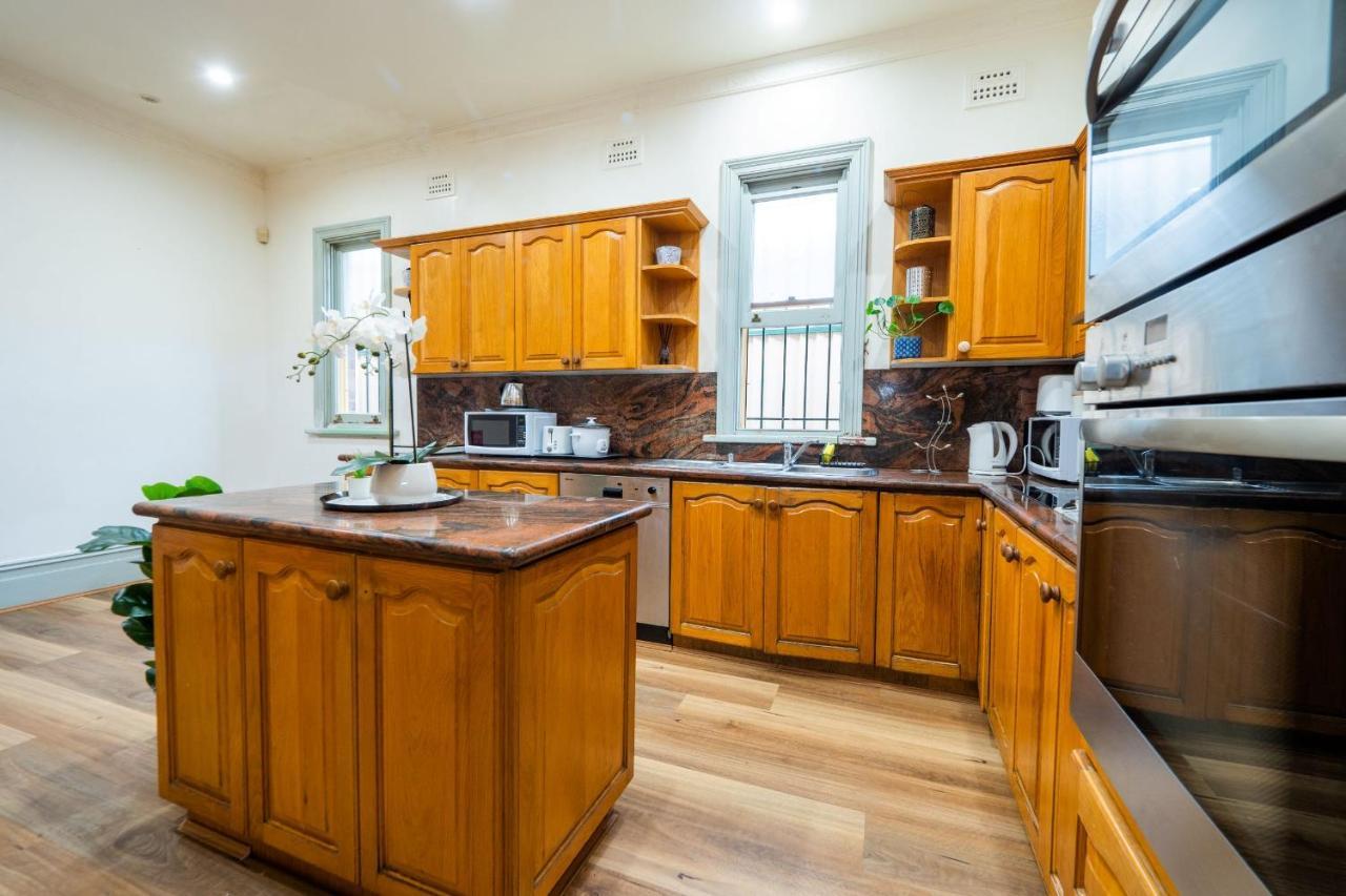 Quiet Private In Strathfield 3min To Train Station 5 Holiday home *