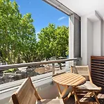 Macl119P - Potts Point Pizzazz