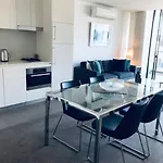 Stunning Apartment In Neutral Bay Gro17303