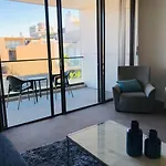Stunning Apartment In Neutral Bay Gro17303