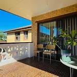 Carlton 3 Beds Unit - Free Parking