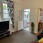 Quirky Unit With Rooftop Terrace Sleeping Up To 4