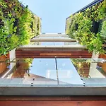 Luxe Eco Suite In Australia\'S Greenest Building