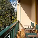 Glenmore Court - Spacious And Central By The Harbour