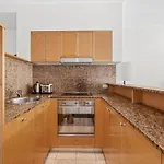 Bond 1218 Self Catering
