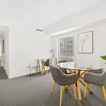 Bond 1218 Self Catering