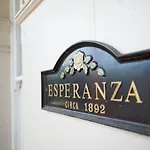Esperanza Gardens - A Stylish Victorian Studio