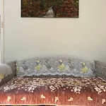 3 Bdr House Close To Train Station, Airport & City