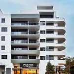 Meriton Suites Waterloo