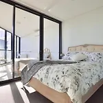 Lumiere Waterside Oasis - Views, Parking, Ease