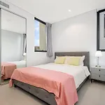 Mortlake Modern 2Br Apt With Big Balcony & Parking