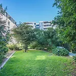 Ultimate Rosebery Convenience - Parking Available