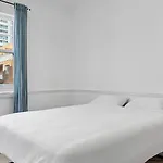 Venus By The Harbour Budget Hotel