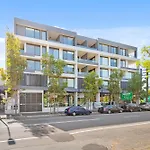 Bright & Elegant 2Br With 2 Parking In Mascot