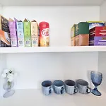 Olympic Park Escape 2Br W Gym, Pool & Free Parking