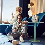 W Sydney