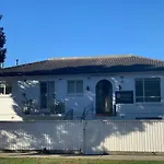 Elevera Lodge At Neutral Bay