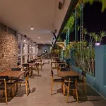 Palms Hotel