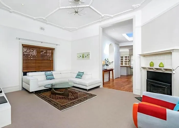 Fab05-Charming Leafy 3Br Home, Walk To Manly Beach