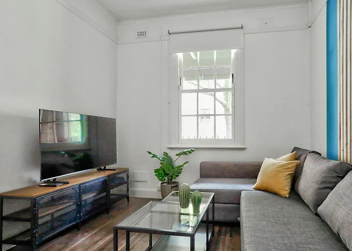 Spacious 3 Bedroom House City Centre Millers Point