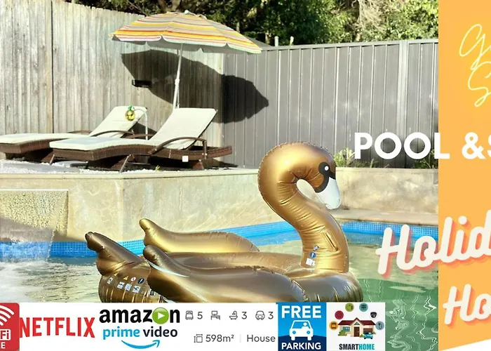 5 Bedroom 3 Bathroom House With Pool, Spa, Voice-Control Smart Home And Game Room