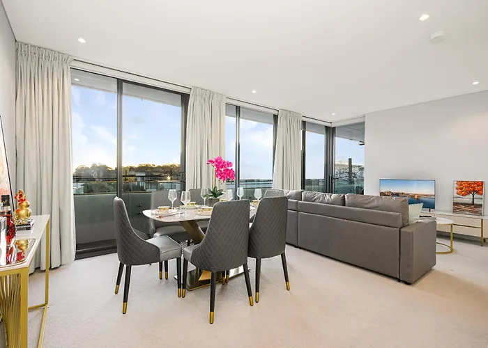 Mortlake Modern 2Br Apt With Big Balcony & Parking