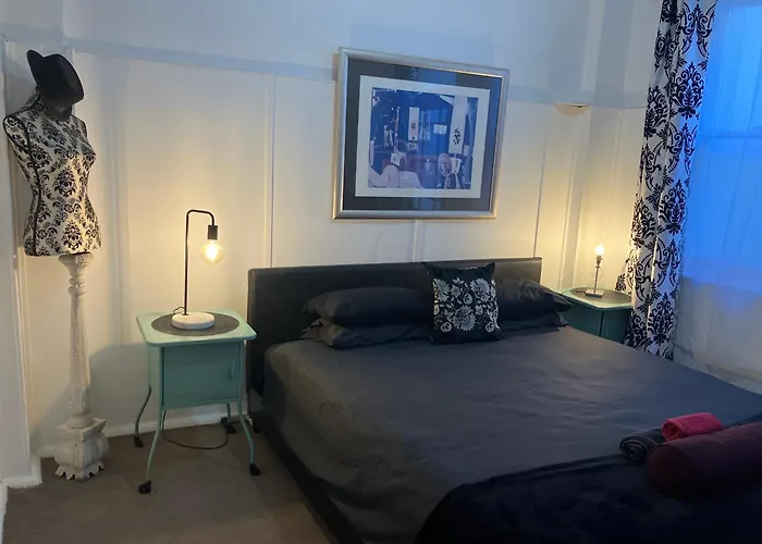 New York Style City Apartment Sleeping Up To Four