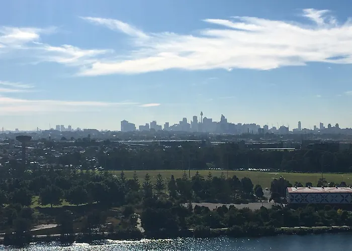 Panoramic Views In Luxurious Brand New Apartment