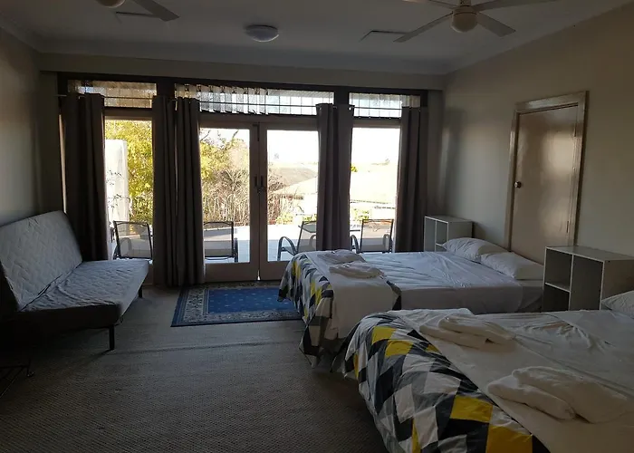Orange Grove Hotel