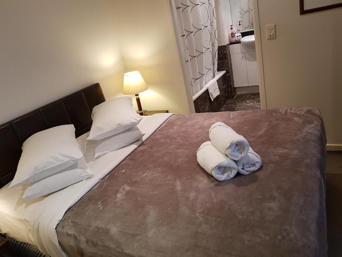 38 Harbour Street Aparthotel *