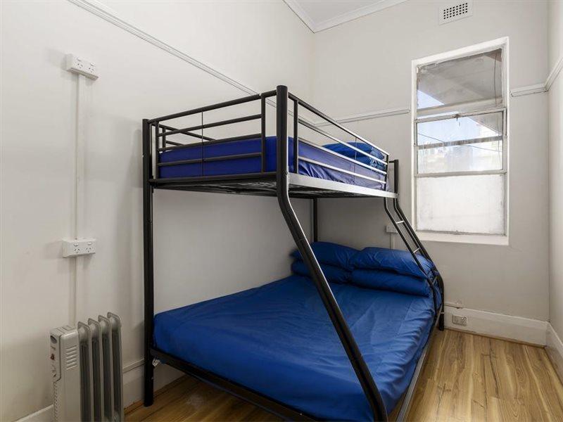 Summer House - Formerly Backpackers Hostel