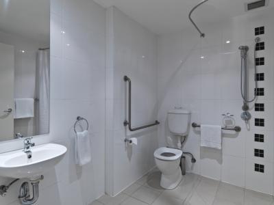 Meriton Waterloo Hotel