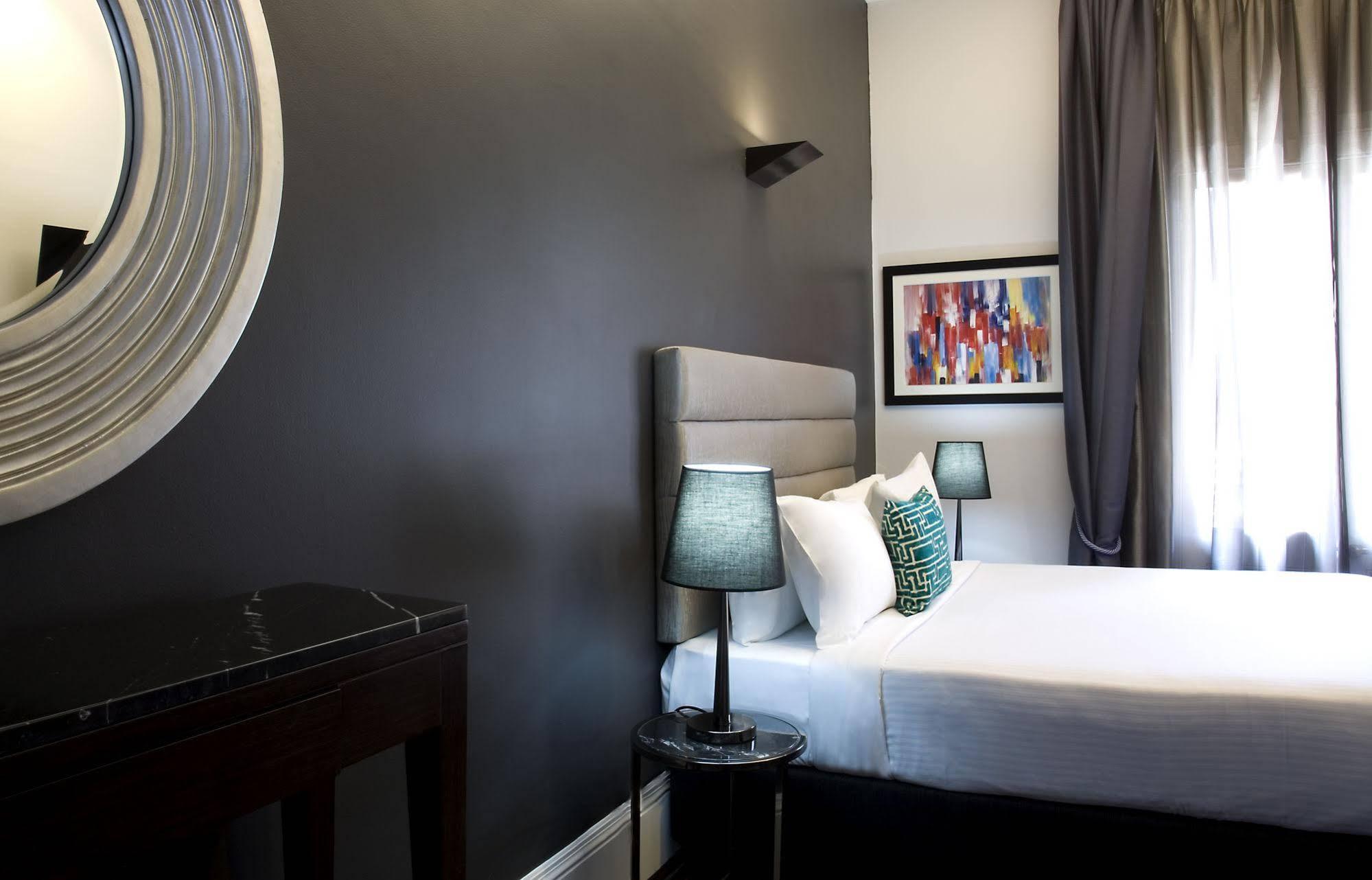 Hotel Challis Potts Point Sydney