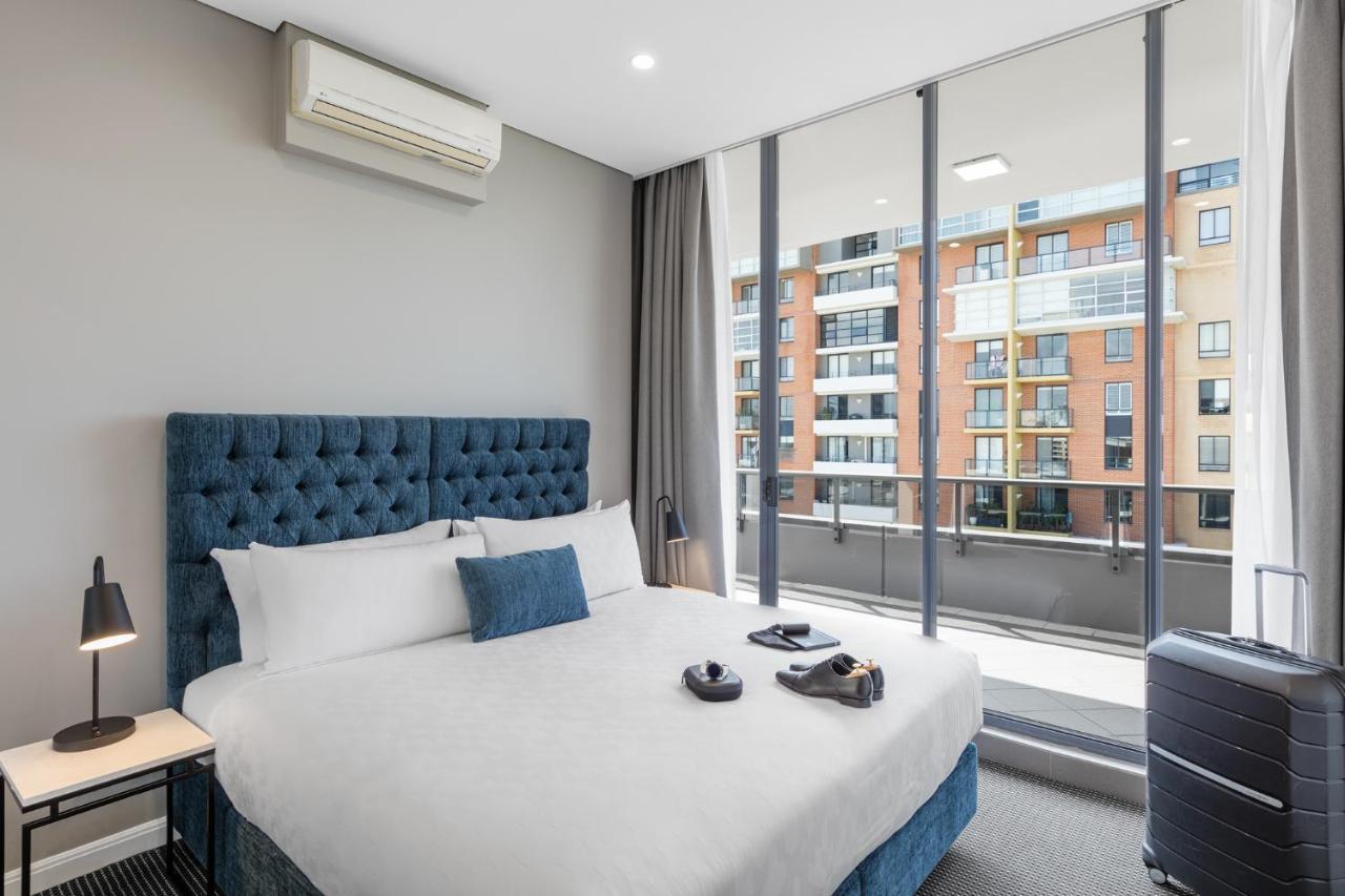 Meriton Waterloo Sydney