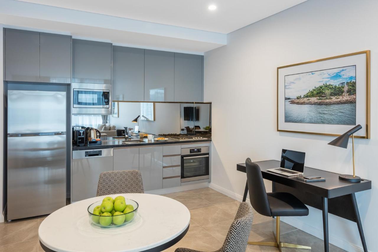 Hotel Meriton Sussex Street, 5*