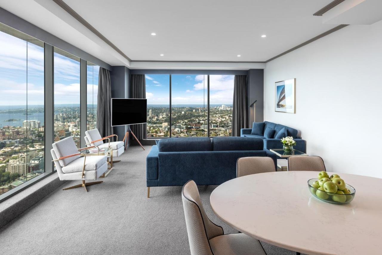 Meriton World Tower,