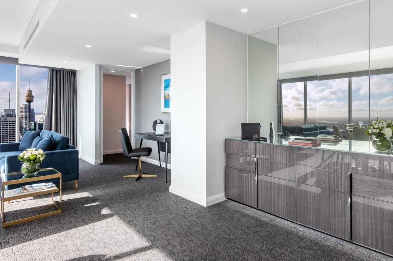 Meriton World Tower,