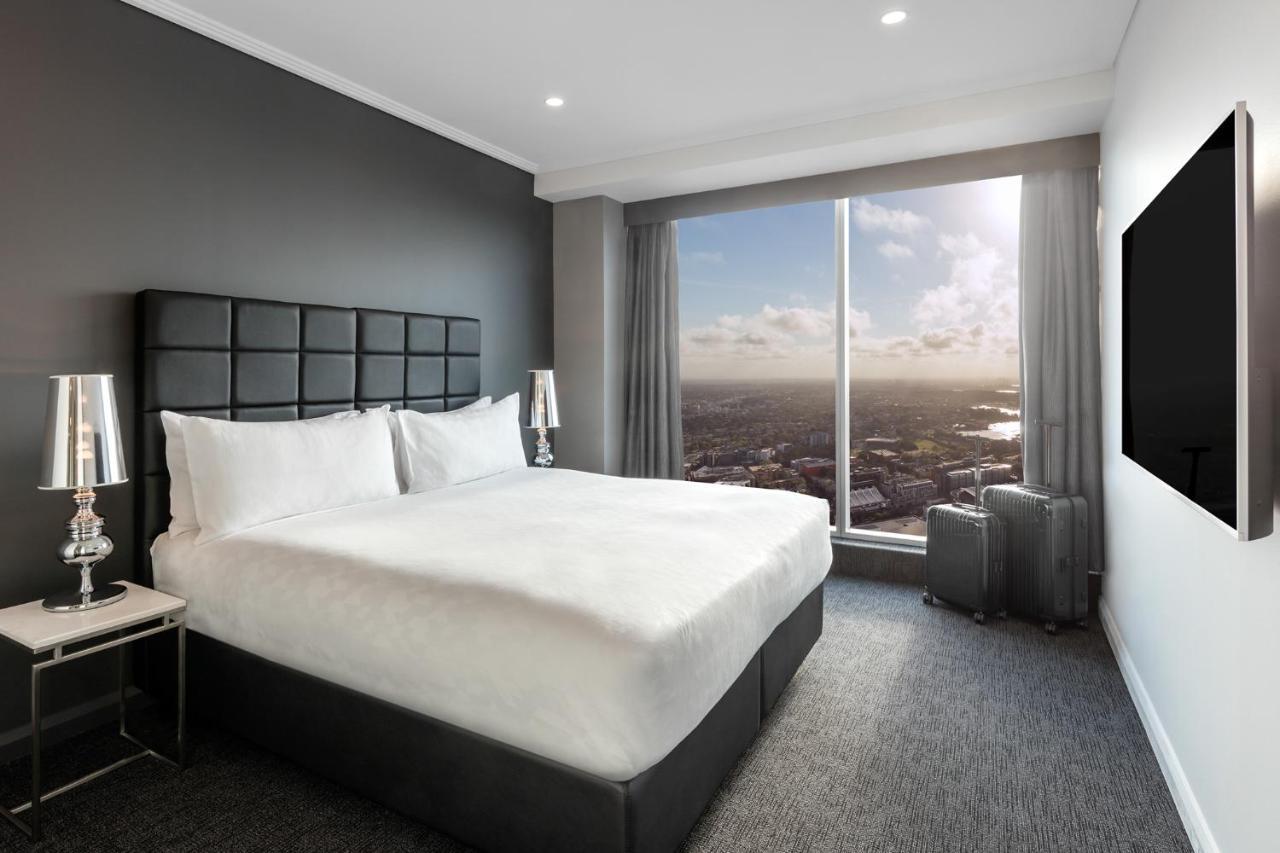 Meriton World Tower, 5*