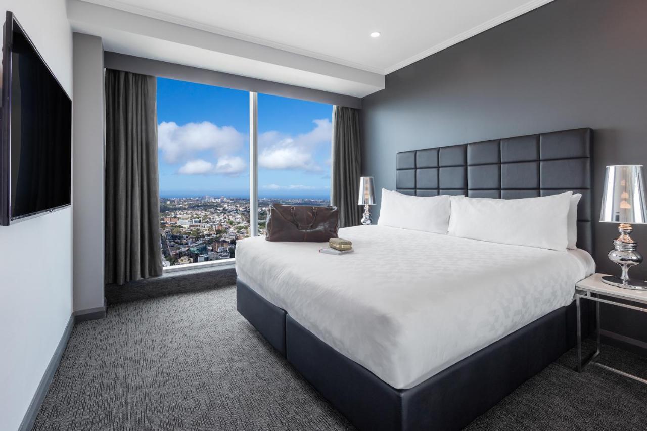 Aparthotel Meriton World Tower, 5*