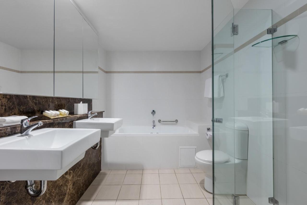 Meriton World Tower, 5*
