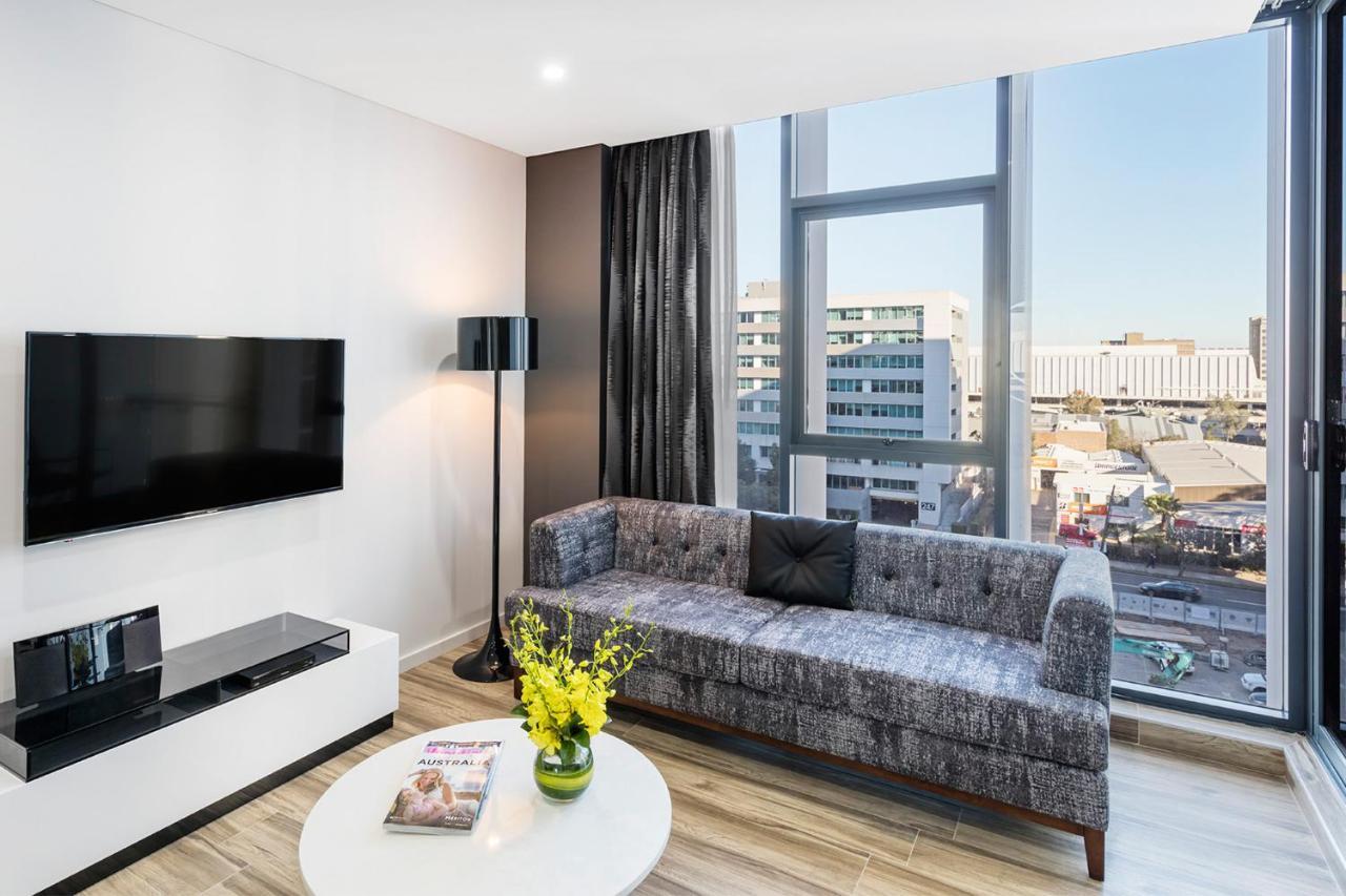 Hotel Meriton Mascot 5*