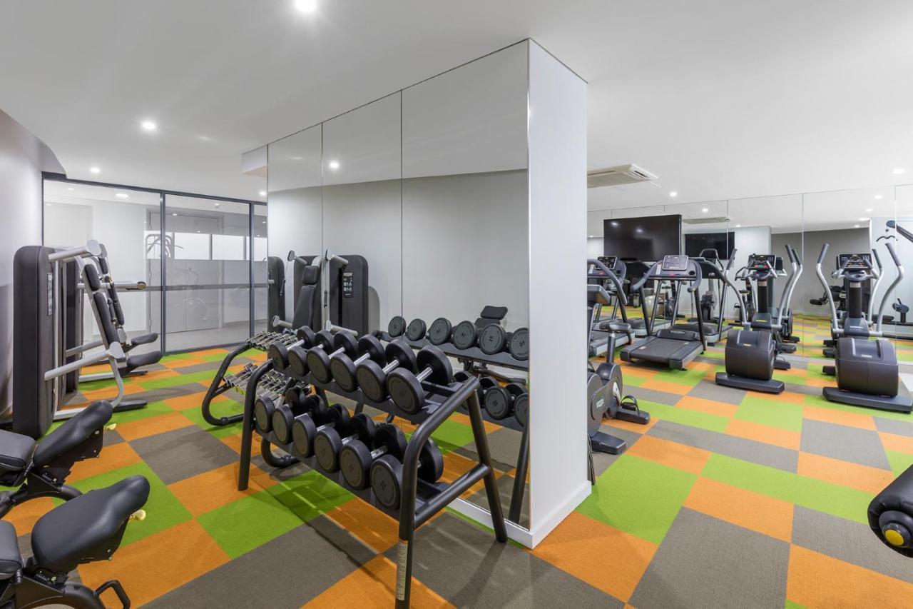 Meriton Mascot Hotel 5*